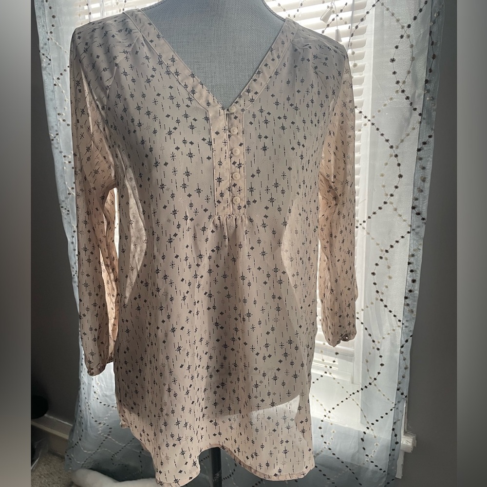 Maurice’s Cream Patterned V-Neck Top